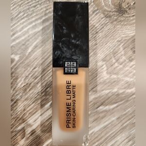 Givenchy Prisme Libre Skin-Caring Matte Foundation 6W-420